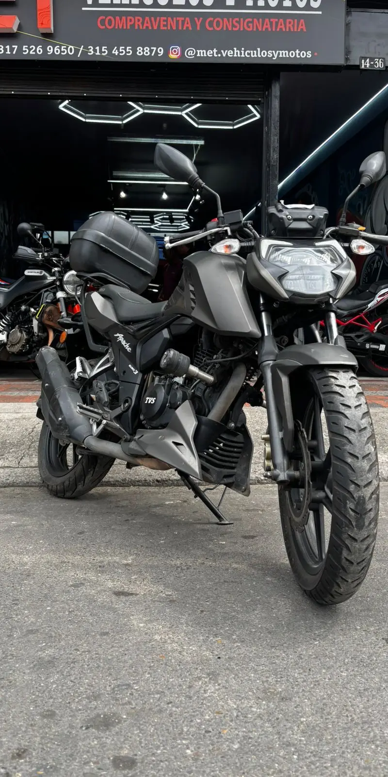 TVS APACHE RTR 160 4V 2024