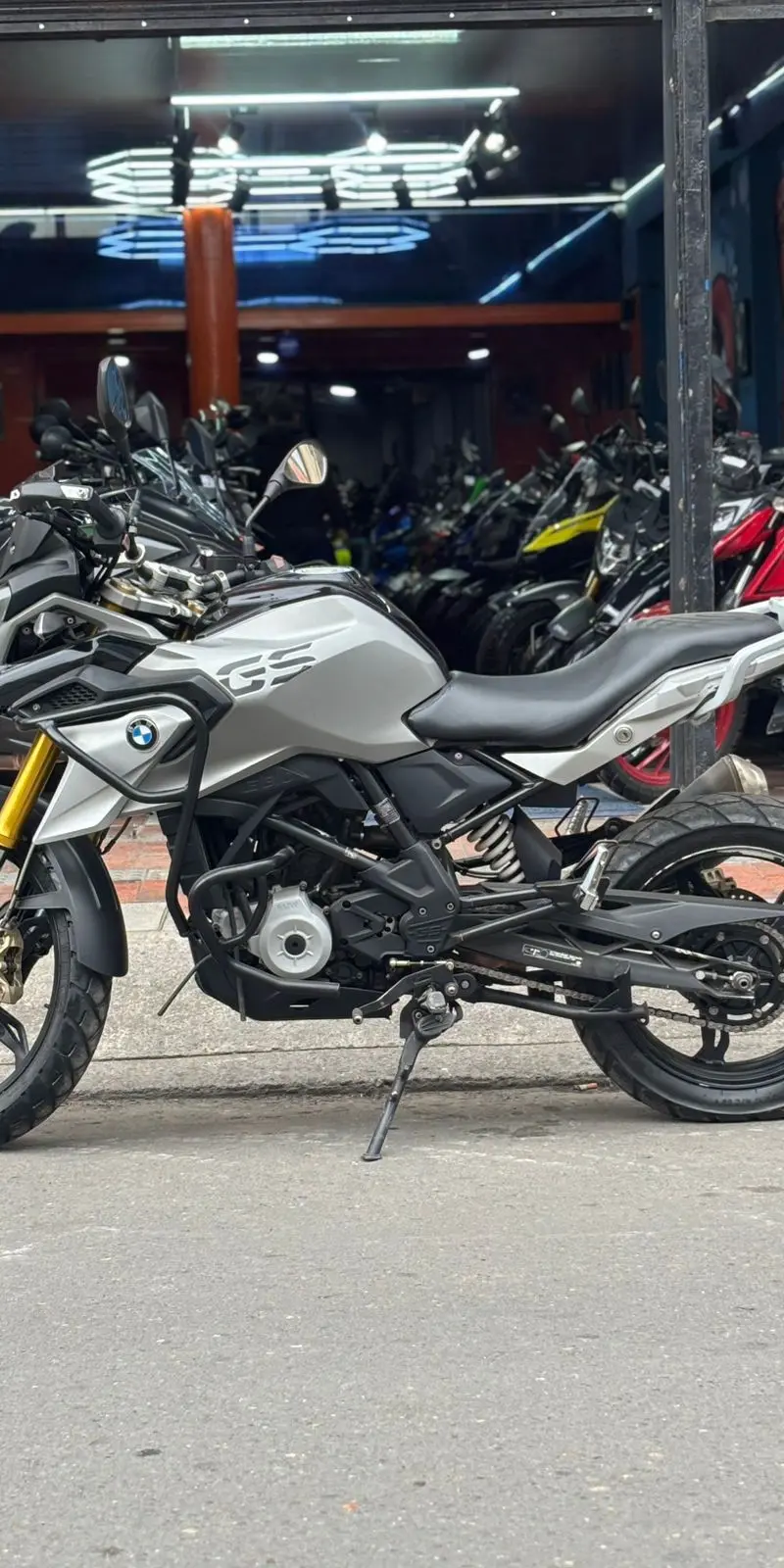2018 BMW G310R Usada |Chia — imagen 10