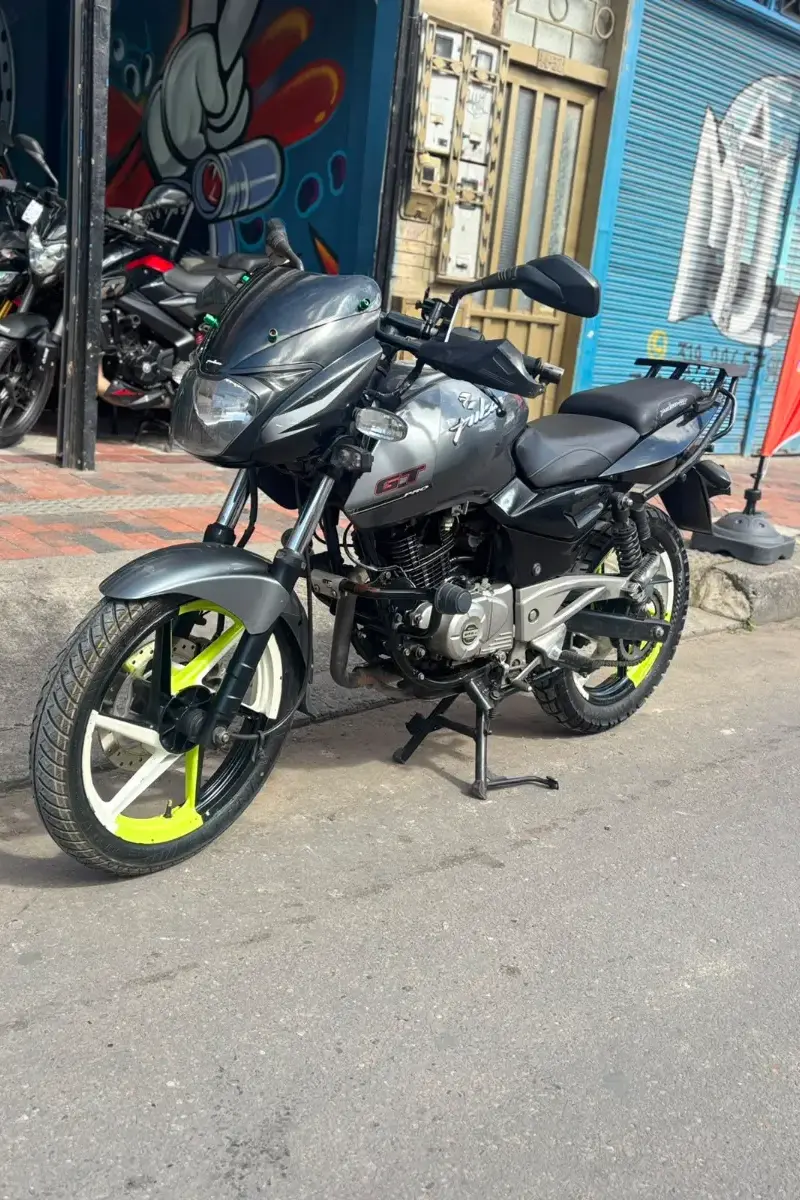2017 BAJAJ Pulsar 180 UG PRO Usada | Chia — imagen 1