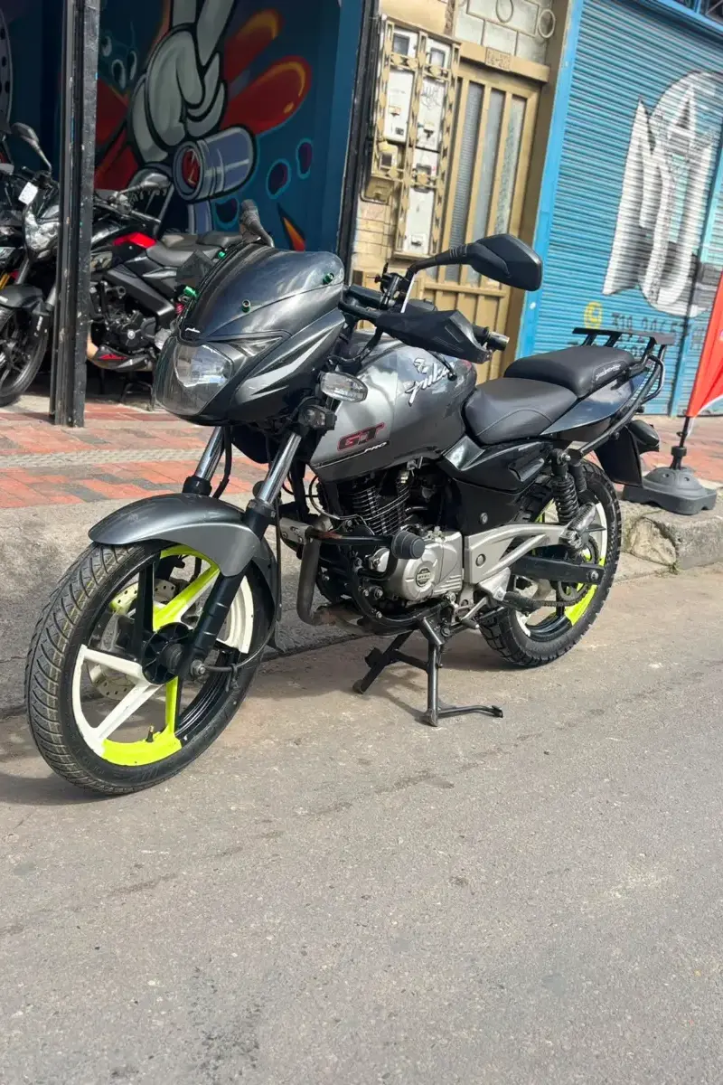 2017 BAJAJ Pulsar 180 UG PRO Usada | Chia — imagen 3