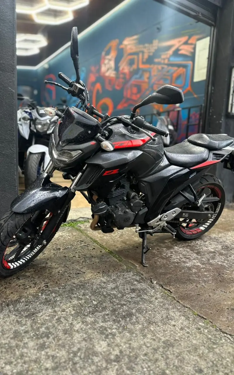 2021 Yamaha FZN250 Usada | Bogotá — imagen 1
