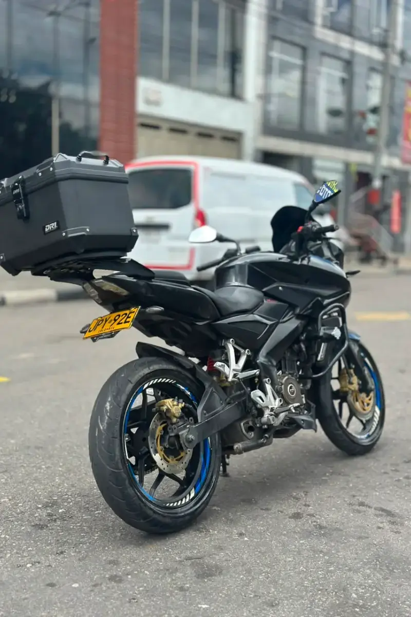 BAJAJ AS 200 2017