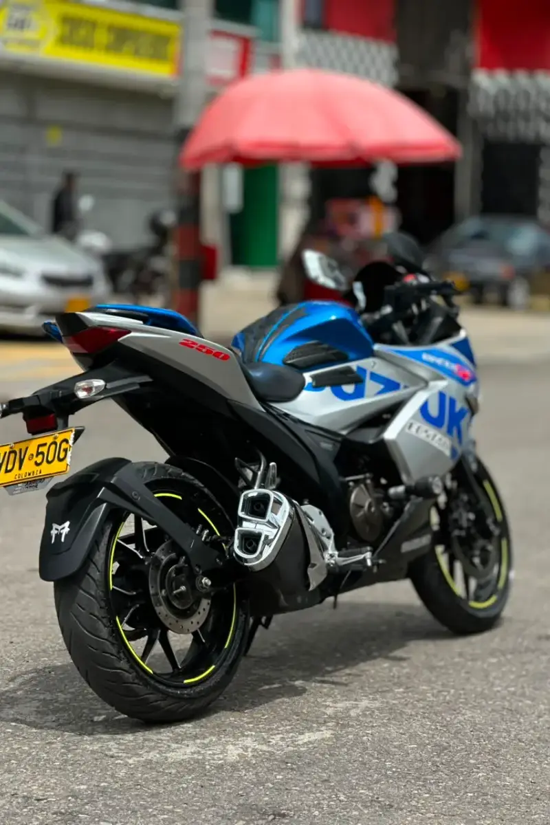 2024 Suzuki Gixxer SF250 Usada | Bogotá — imagen 4