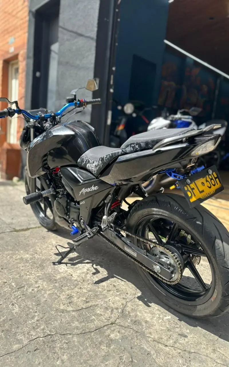 TVS APACHE RTR 160 4V 2025