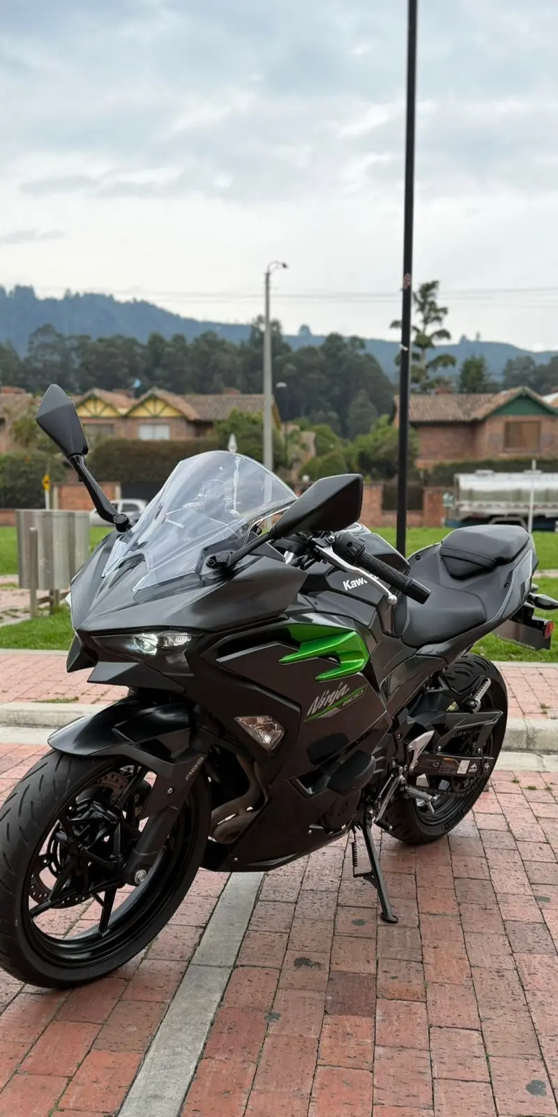 2025 Kawasaki EX 500 GS FNN Usada |Chia — imagen 3