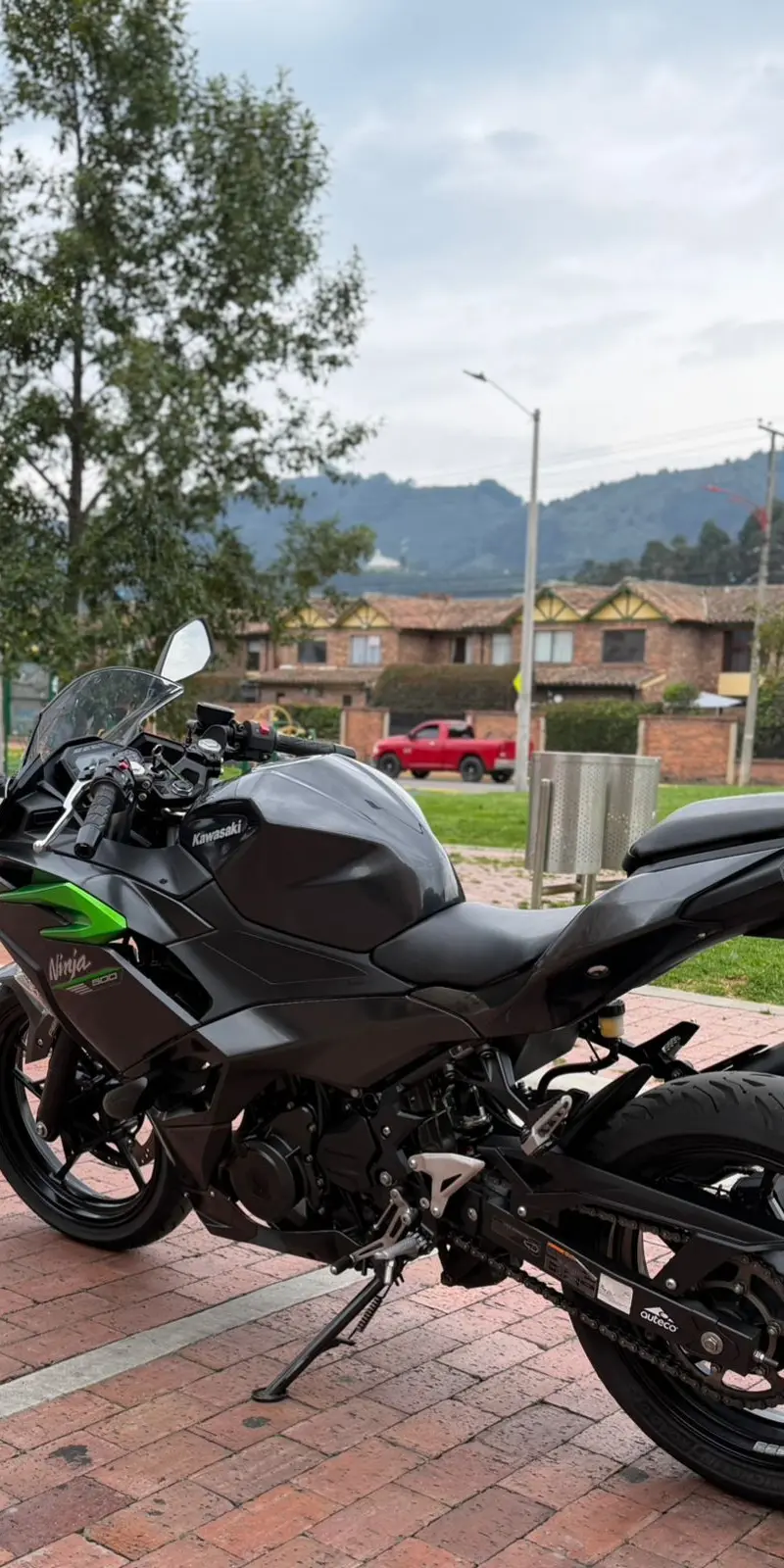 2025 Kawasaki EX 500 GS FNN Usada |Chia — imagen 5