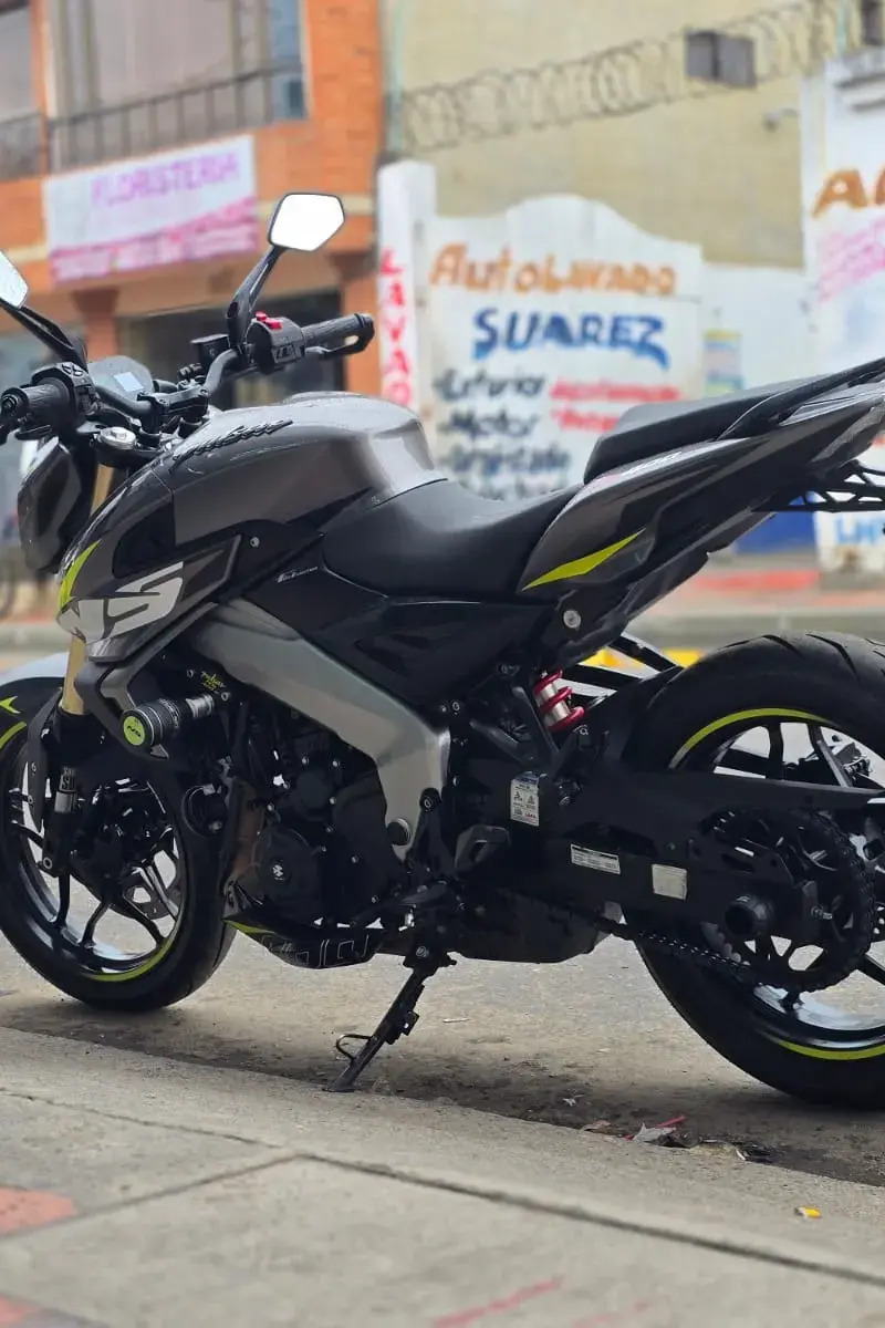 BAJAJ Pulsar NS 400 2026