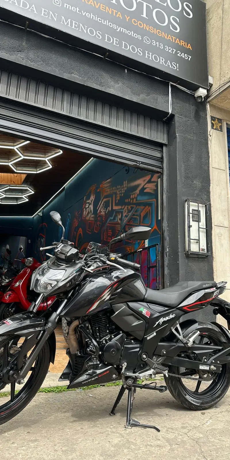TVS Apache RTR 160 2025
