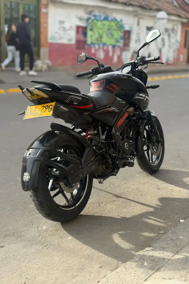 2023 BAJAJ Pulsar NS 200 FI Usada | Chia — imagen 6