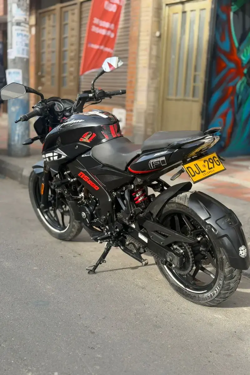 2023 BAJAJ Pulsar NS 200 FI Usada | Chia — imagen 3