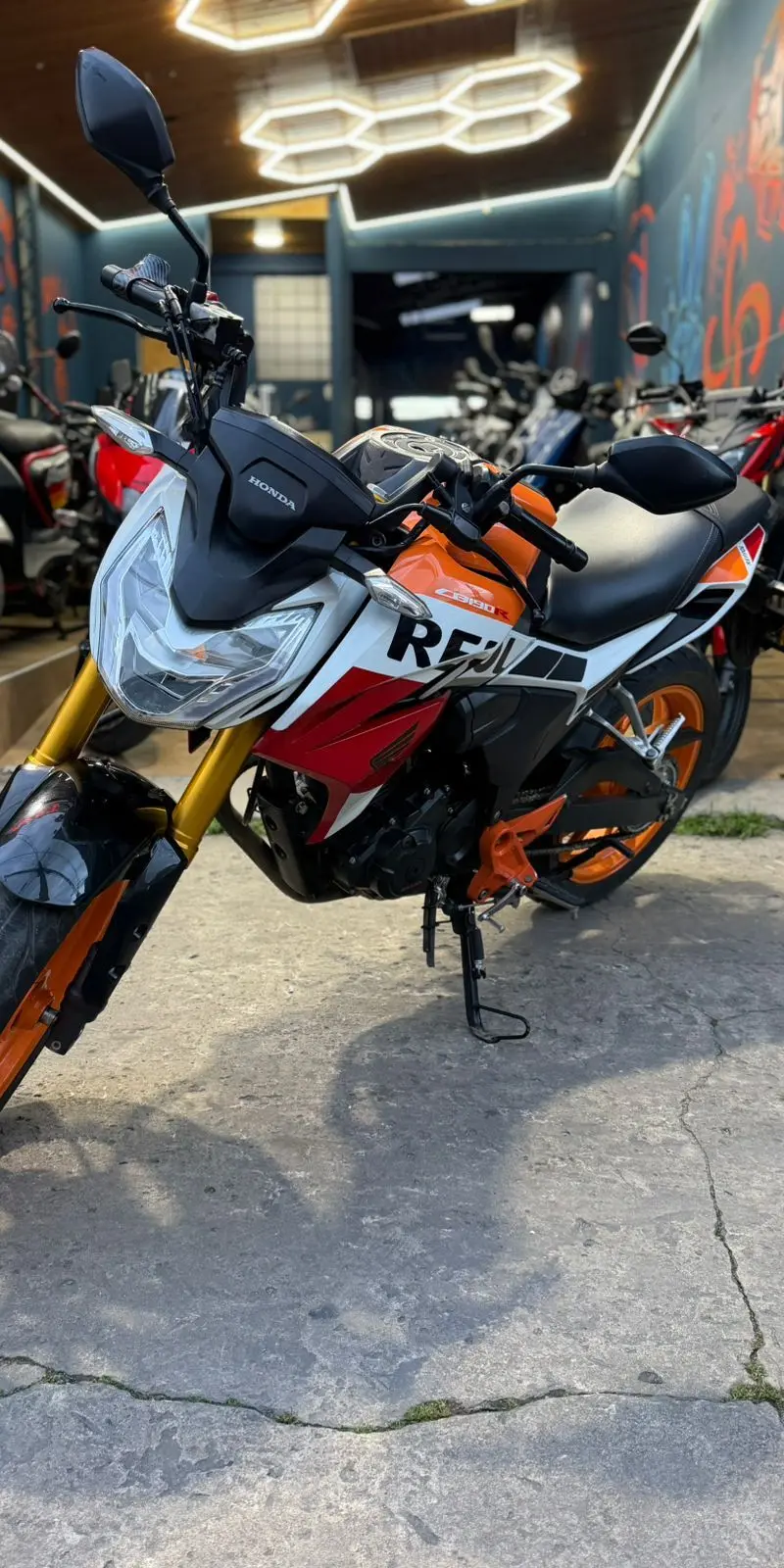 Honda CB 190R 2024