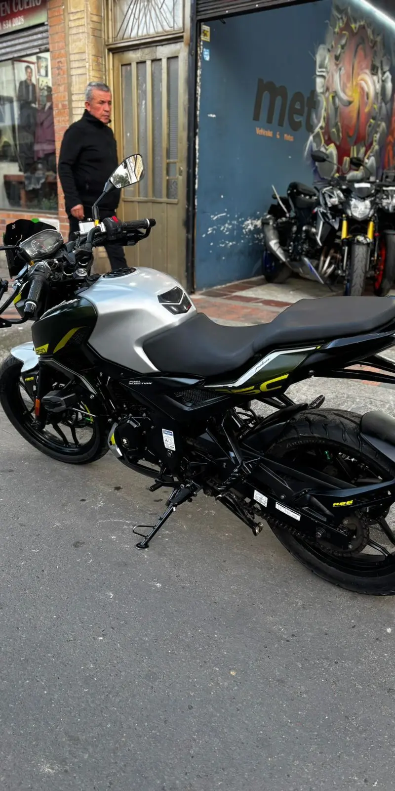 2025 BAJAJ Pulsar 250N Usada | Chia — imagen 3