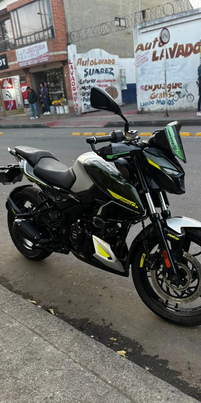 2025 BAJAJ Pulsar 250N Usada | Chia — imagen 5