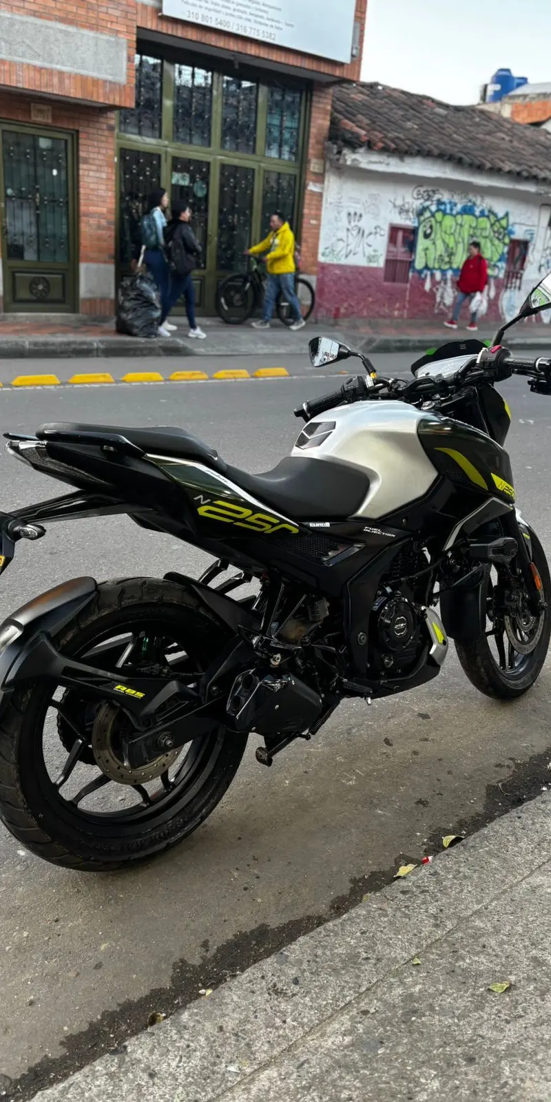 2025 BAJAJ Pulsar 250N Usada | Chia — imagen 4