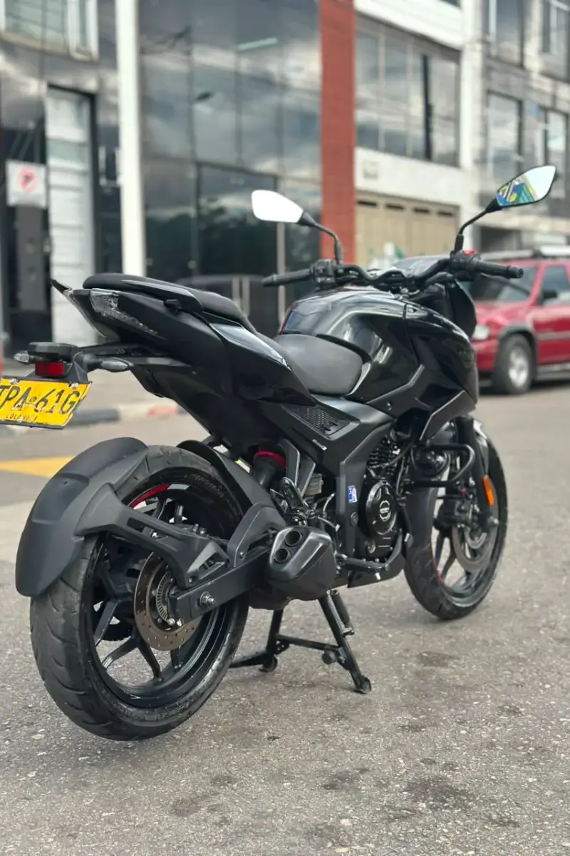 2024 BAJAJ N250 Usada | Bogotá — imagen 2