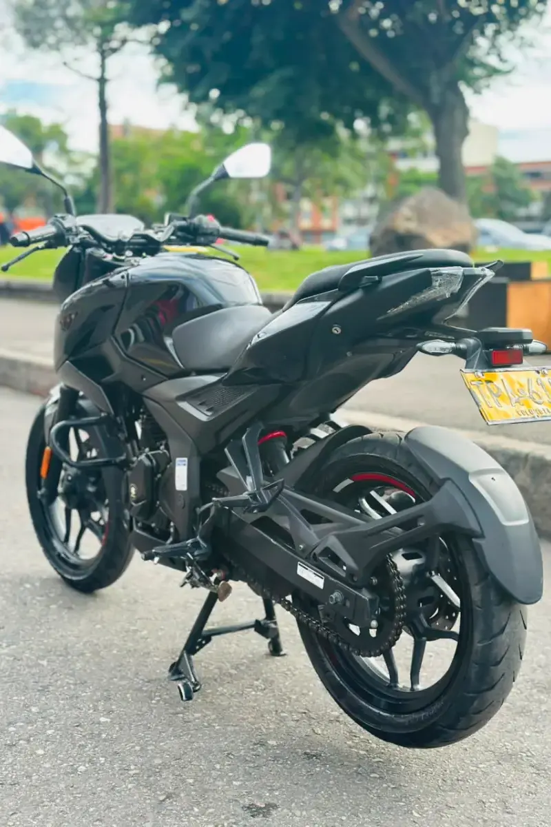 2024 BAJAJ N250 Usada | Bogotá — imagen 4