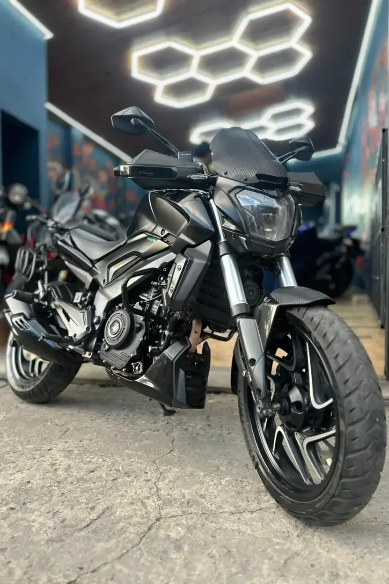 BAJAJ Dominar  D 400 2022