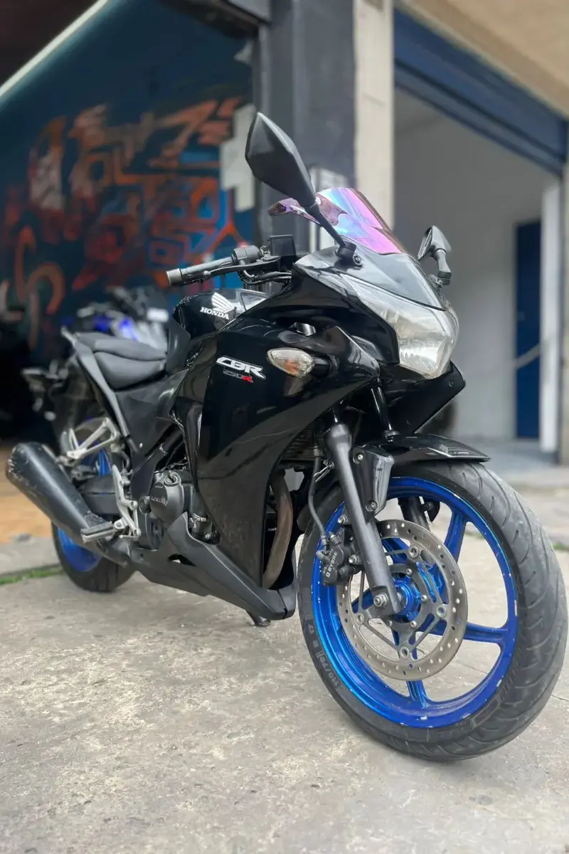 Honda CBR 250 RD 2015